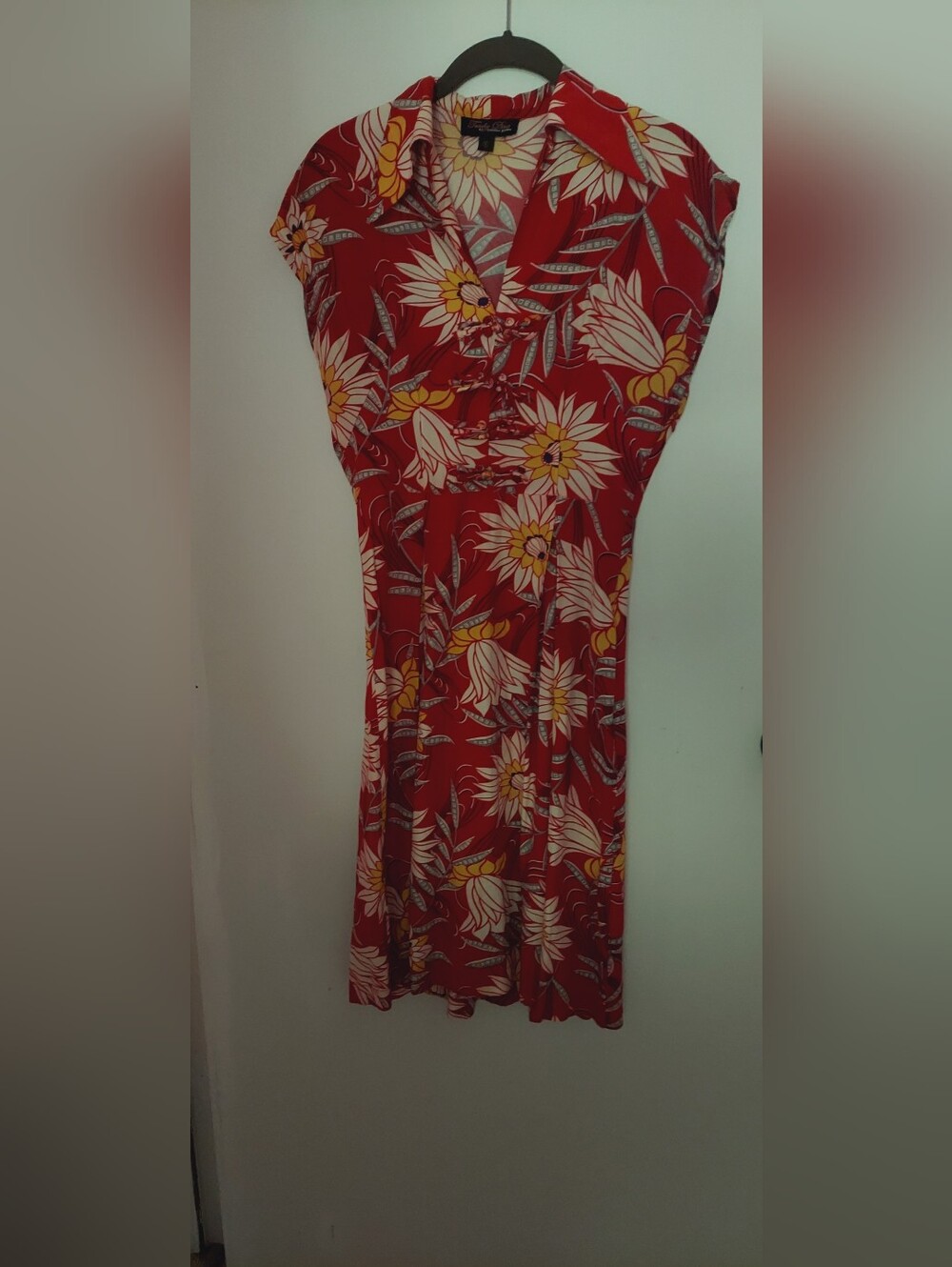 Trashy Diva Red Waterlilies Day Dress - Picture 1 of 8